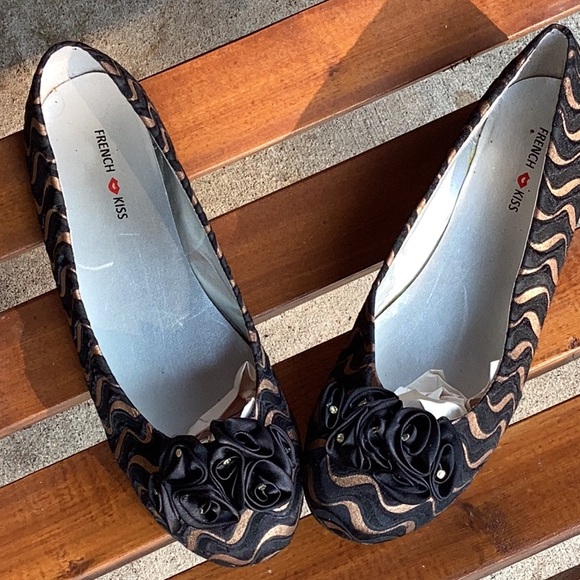 🇫🇷 French Kiss Black and Copper RUFFLE Bow Ballerina Flat Sz - Picture 10 of 15